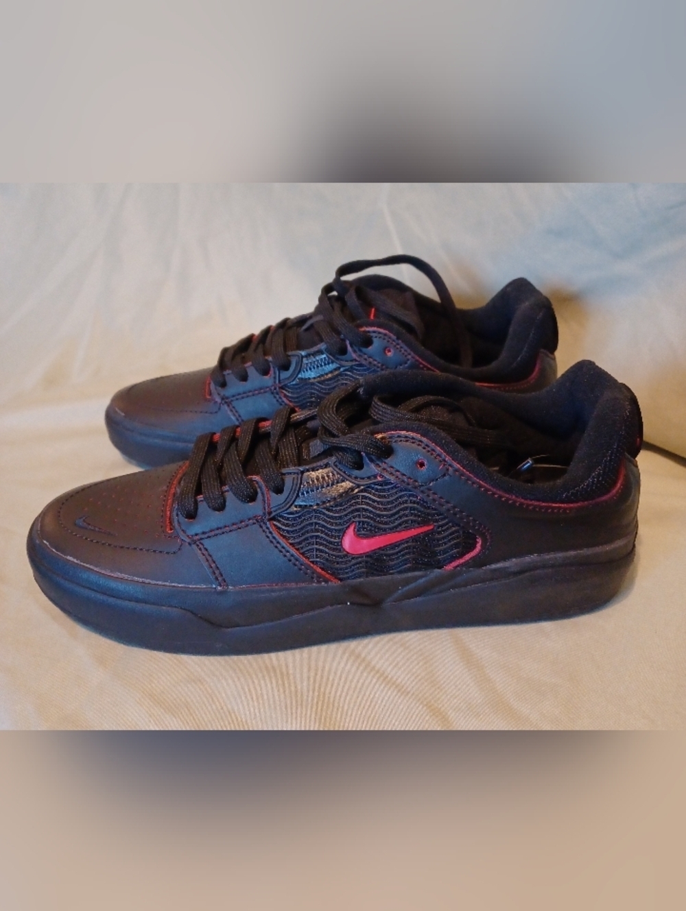 Nike SB Ishod Wair Black Low-Top Sneakers with Red Swoosh